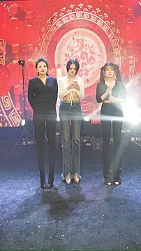 Snapshot of Xiaomei668 chatting on 12/16/25, 12:43 Xiaomei668 online show from 12/16/25, 12:43