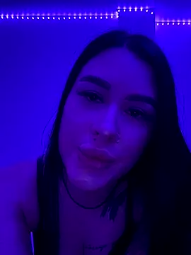 Snapshot of CatXWoman chatting on 12/15/25, 02:43 CatXWoman online show from 12/15/25, 02:43