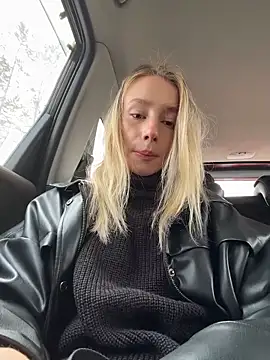 Snapshot of sssativa_more chatting on 03/25/26, 04:07 sssativa more online show from 03/25/26, 04:07