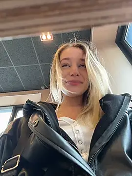 Snapshot of sssativa_more chatting on 03/27/26, 02:50 sssativa more online show from 03/27/26, 02:50