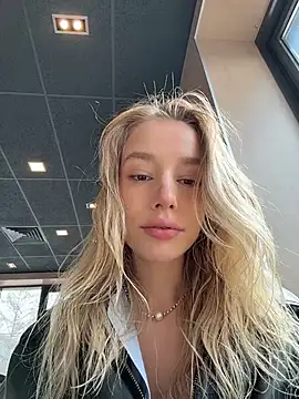 Snapshot of sssativa_more chatting on 04/19/26, 01:49 sssativa more online show from 04/19/26, 01:49