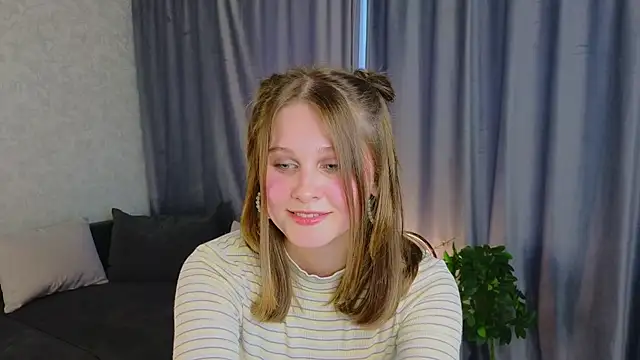 Snapshot of OpalEternis chatting on 04/21/26, 12:55 OpalEternis online show from 04/21/26, 12:55