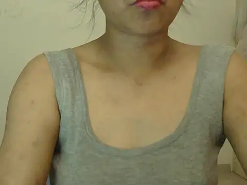 Snapshot of Cristina_love69 chatting on 07/04/26, 09:21 Cristina love69 online show from 07/04/26, 09:21