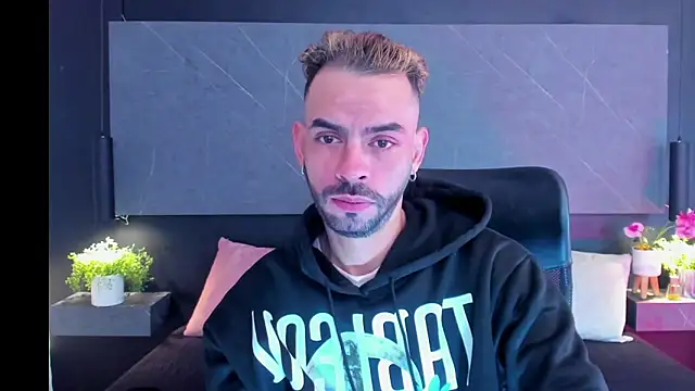 Snapshot of arcangel_harris chatting on 03/05/26, 11:17 arcangel harris online show from 03/05/26, 11:17