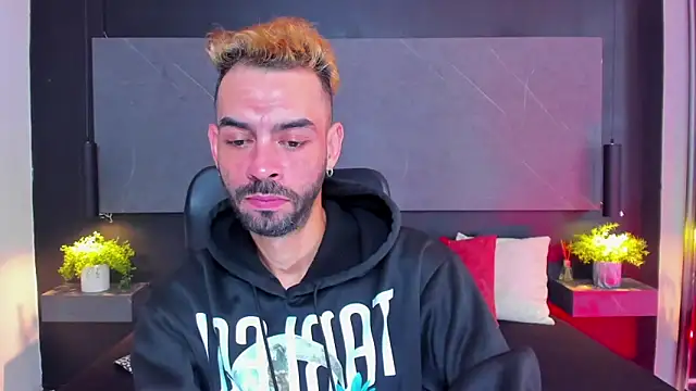 Snapshot of arcangel_harris chatting on 03/13/26, 11:28 arcangel harris online show from 03/13/26, 11:28