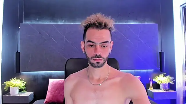 Snapshot of arcangel_harris chatting on 03/25/26, 07:09 arcangel harris online show from 03/25/26, 07:09