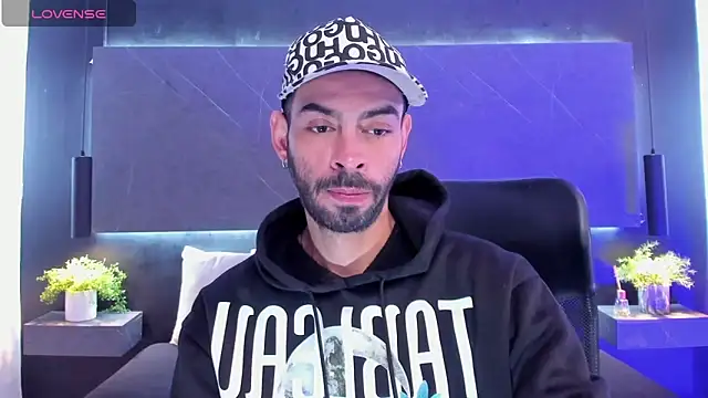 Snapshot of arcangel_harris chatting on 04/06/26, 06:53 arcangel harris online show from 04/06/26, 06:53