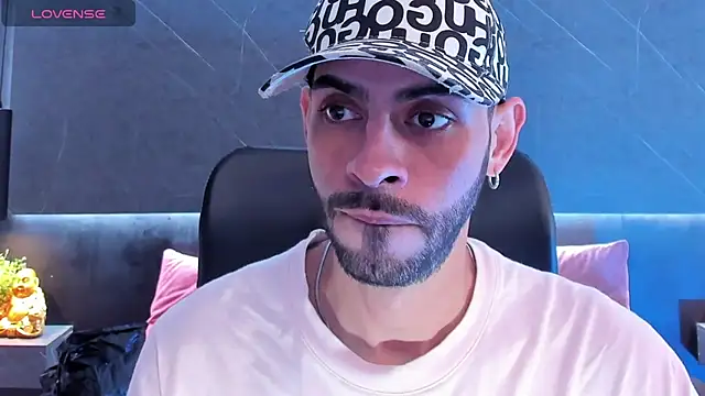 Snapshot of arcangel_harris chatting on 04/15/26, 06:48 arcangel harris online show from 04/15/26, 06:48