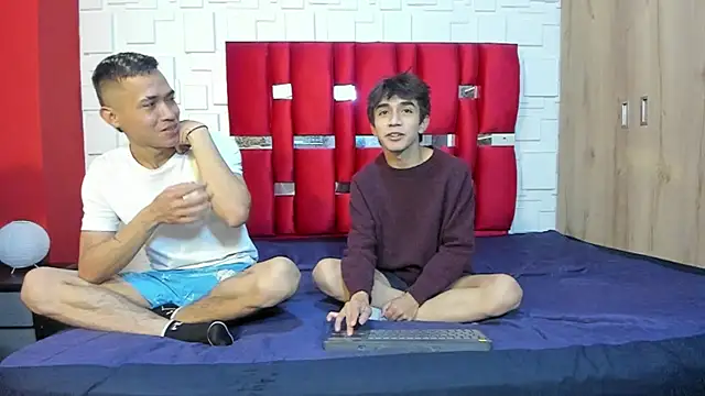 Snapshot of PetterSosa25 chatting on 12/14/25, 02:44 PetterSosa25 online show from 12/14/25, 02:44