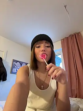 SilkyMira online show from 01/12/26, 02:44