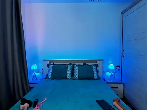 Snapshot of MistressKarla1 chatting on 12/14/25, 12:21 MistressKarla1 online show from 12/14/25, 12:21