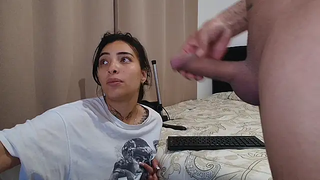 Snapshot of emmi_11 chatting on 03/20/26, 11:04 emmi 11 online show from 03/20/26, 11:04