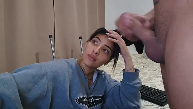 Snapshot of emmi_11 chatting on 03/25/26, 10:43 emmi 11 online show from 03/25/26, 10:43