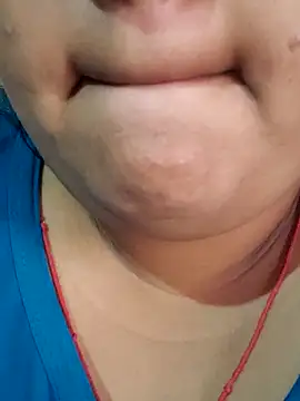 pooja patel0050 online show from 12/18/25, 03:01