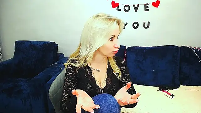 Snapshot of Hanna--Sweet chatting on 03/22/26, 10:51 Hanna--Sweet online show from 03/22/26, 10:51