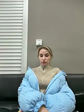 Snapshot of Hanna--Sweet chatting on 03/25/26, 06:30 Hanna--Sweet online show from 03/25/26, 06:30