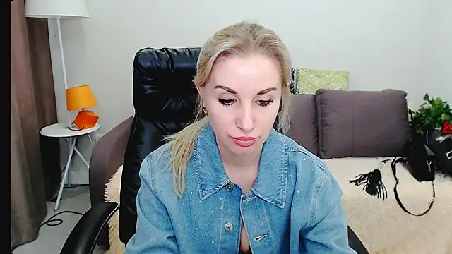 Snapshot of Hanna--Sweet chatting on 03/29/26, 09:20 Hanna--Sweet online show from 03/29/26, 09:20