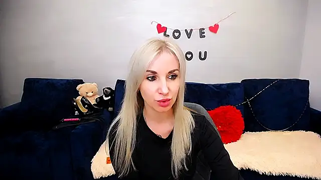 Snapshot of Hanna--Sweet chatting on 04/07/26, 05:57 Hanna--Sweet online show from 04/07/26, 05:57