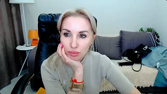 Snapshot of Hanna--Sweet chatting on 04/16/26, 11:55 Hanna--Sweet online show from 04/16/26, 11:55