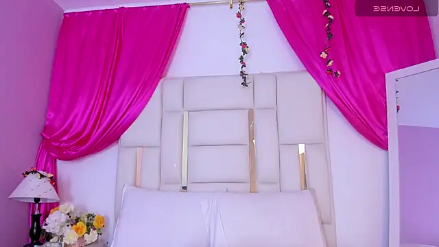 Silvanna-Casstro online show from 04/14/26, 11:16