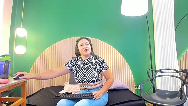 dahianeconnor online show from 02/10/26, 12:20