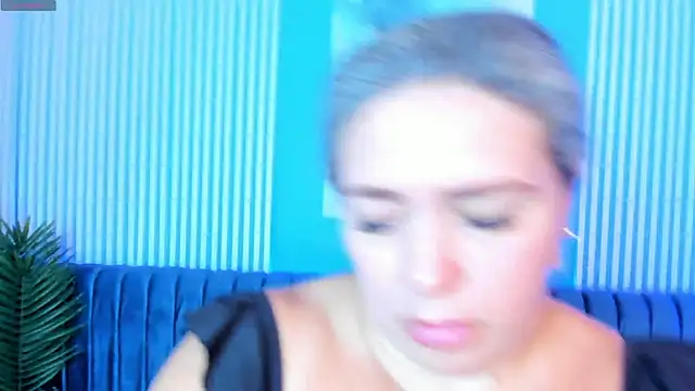 Snapshot of dahianeconnor chatting on 06/20/26, 11:57 dahianeconnor online show from 06/20/26, 11:57