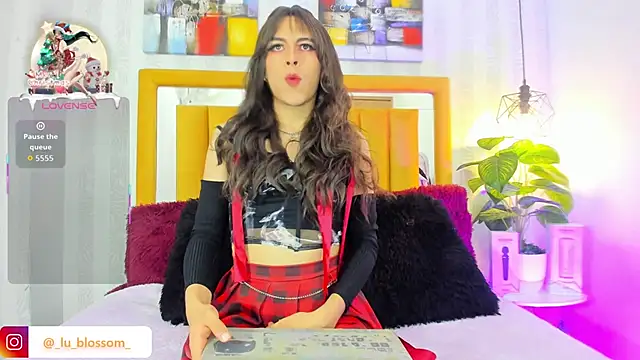 Milow Russo  online show from 12/15/25, 07:07