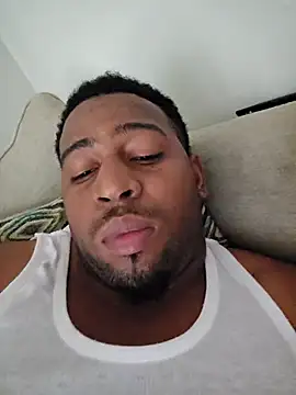 Snapshot of maik9804 chatting on 12/15/25, 05:06 maik9804 online show from 12/15/25, 05:06