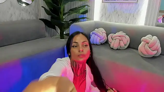 Snapshot of cheekybitch_ chatting on 01/08/26, 03:09 cheekybitch online show from 01/08/26, 03:09