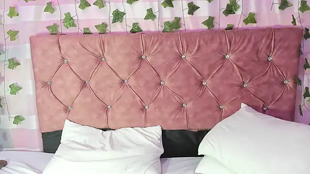 Ayla-marttinez online show from 03/06/26, 03:08