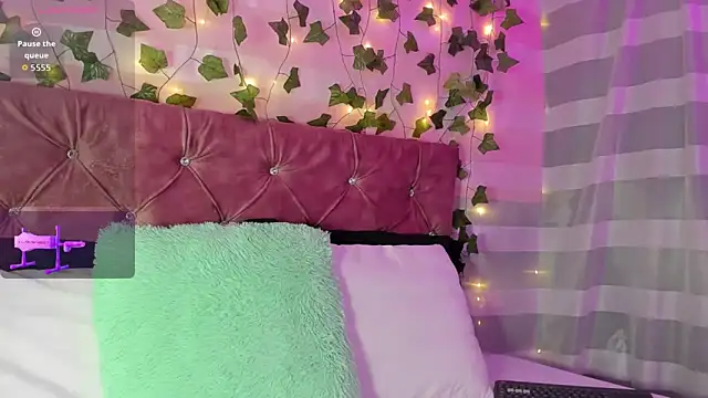 Ayla-marttinez online show from 05/23/26, 12:05