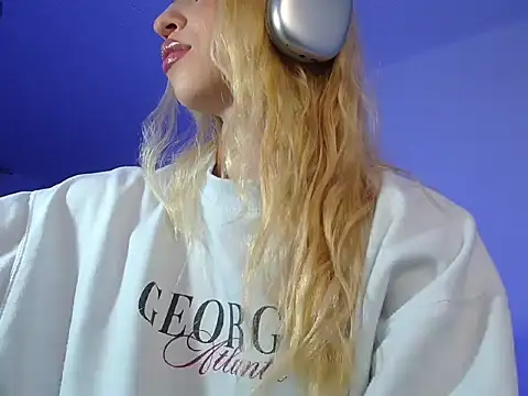 alina lee online show from 12/19/25, 03:13