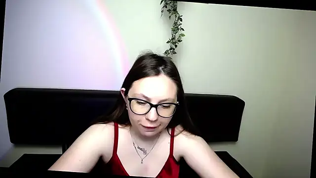 Snapshot of LiliaErmi chatting on 04/18/26, 06:17 LiliaErmi online show from 04/18/26, 06:17