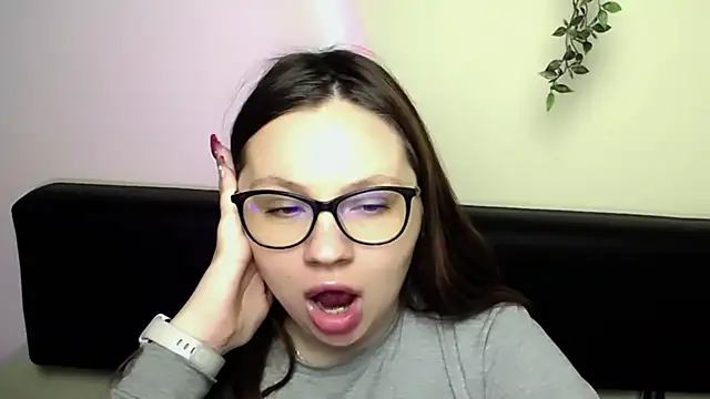 Snapshot of LiliaErmi chatting on 04/25/26, 05:54 LiliaErmi online show from 04/25/26, 05:54
