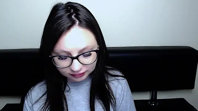 Snapshot of LiliaErmi chatting on 05/14/26, 06:09 LiliaErmi online show from 05/14/26, 06:09