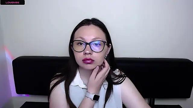 Snapshot of LiliaErmi chatting on 06/09/26, 06:25 LiliaErmi online show from 06/09/26, 06:25