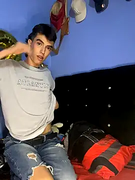 Snapshot of Juan_Gomezz26 chatting on 12/14/25, 11:20 Juan Gomezz26 online show from 12/14/25, 11:20