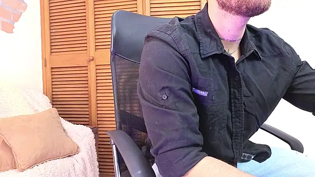 Snapshot of King_meruem chatting on 12/15/25, 01:15 King meruem online show from 12/15/25, 01:15