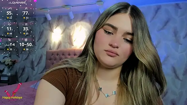 Snapshot of Luna_volk_ chatting on 12/14/25, 03:23 Luna volk online show from 12/14/25, 03:23