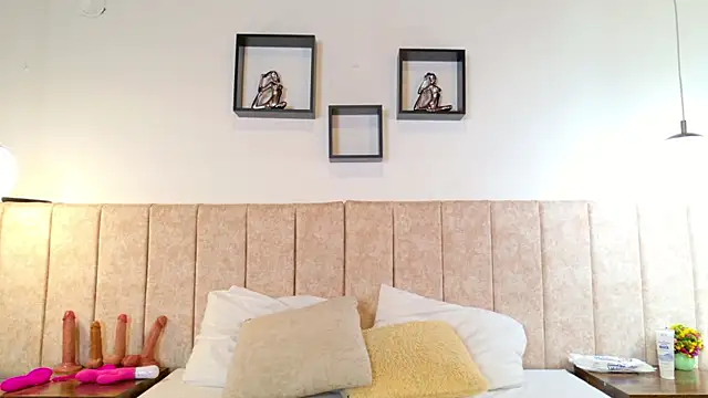 Snapshot of Zoehot_11 chatting on 04/07/26, 01:11 Zoehot 11 online show from 04/07/26, 01:11