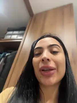 Snapshot of ValeriaTorress_ chatting on 04/15/26, 01:18 ValeriaTorress online show from 04/15/26, 01:18