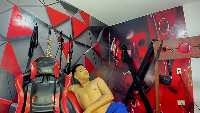 Hot Boys 69 online show from 02/12/26, 12:00