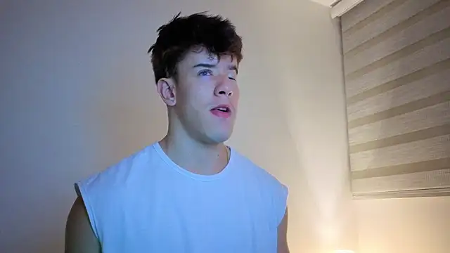 maxxcooper1 online show from 12/23/25, 06:11