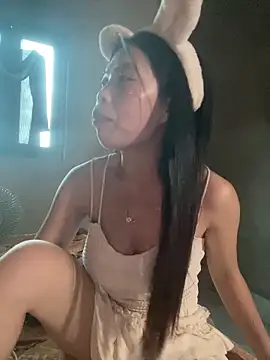 Snapshot of lux-su chatting on 05/25/26, 03:45 lux-su online show from 05/25/26, 03:45