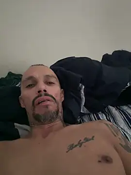 Snapshot of faces818 chatting on 03/15/26, 09:43 faces818 online show from 03/15/26, 09:43