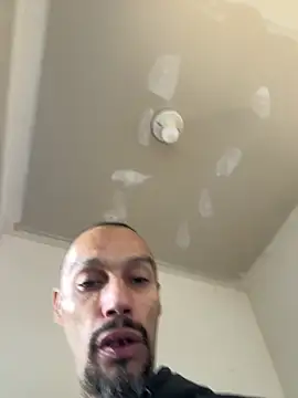 Snapshot of faces818 chatting on 03/20/26, 07:08 faces818 online show from 03/20/26, 07:08