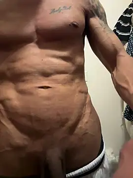 Snapshot of faces818 chatting on 04/18/26, 07:23 faces818 online show from 04/18/26, 07:23