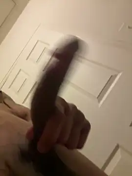 Snapshot of faces818 chatting on 04/20/26, 06:38 faces818 online show from 04/20/26, 06:38