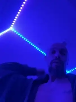 Snapshot of faces818 chatting on 04/25/26, 02:14 faces818 online show from 04/25/26, 02:14