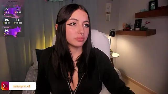 Snapshot of Missslynnn chatting on 03/19/26, 05:11 Missslynnn online show from 03/19/26, 05:11